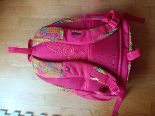 Mochila Totto con estampado colorido