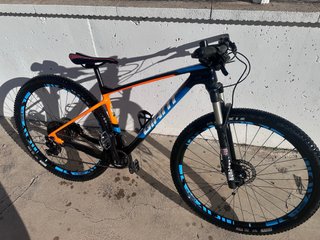 GIANT MTB 29” – ROCKSHOX – MAXXIS – FRENOS DE DI