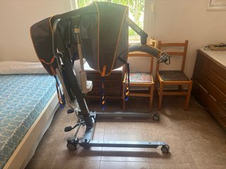 Grúa eléctrica Sunlift 130E con arnés