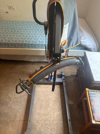Grúa eléctrica Sunlift 130E con arnés