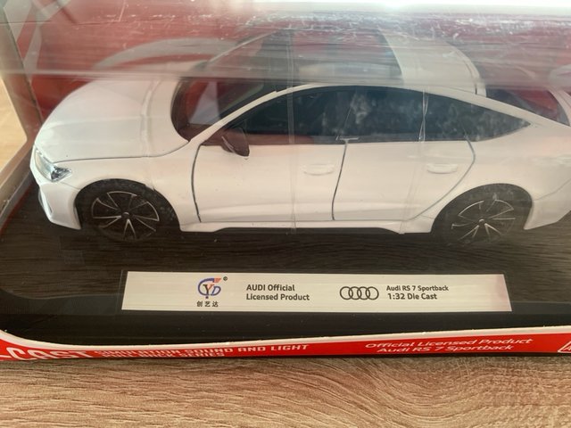 Audi RS7 1:32 Réplica Realista