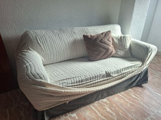 Sofá gris de tela
