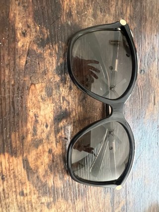 Gafas de sol Jimmy Choo negras y doradas