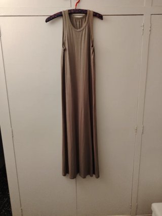 Vestido largo sin mangas marrón