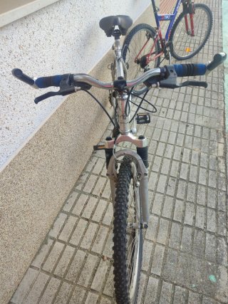 Bicicletas de montaña Orbea y otra