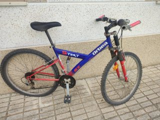 Bicicletas de montaña Orbea y otra