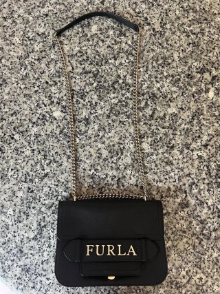 Bolso Furla de Hombro de Piel – Excelente Estado