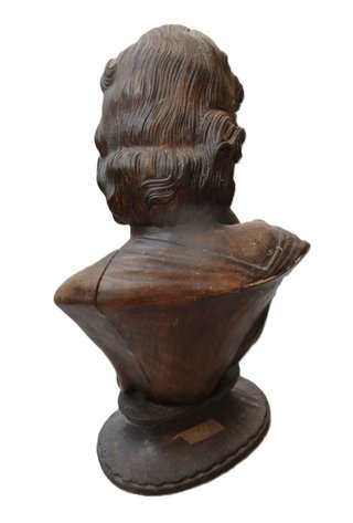 Scultura in legno intagliata a mano
