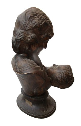 Scultura in legno intagliata a mano