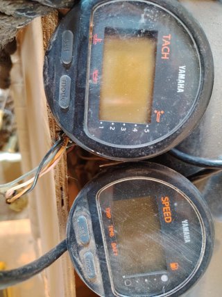 Relojes Yamaha TACH y SPEED