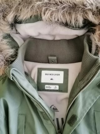 Parka Quiksilver capucha extraíble Talla L, 14 añ.