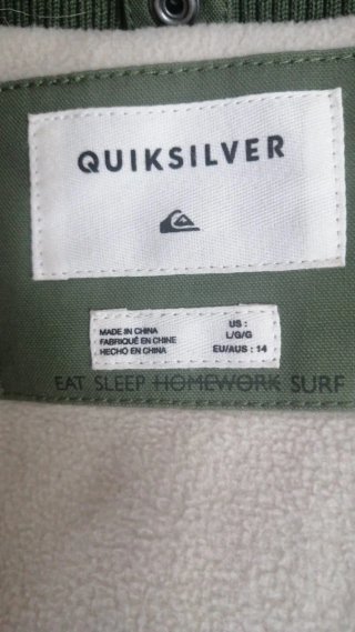 Parka Quiksilver capucha extraíble Talla L, 14 añ.