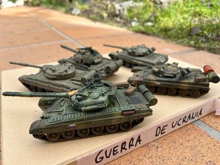 4 Tanques rusos o ucranianos Bolt Action