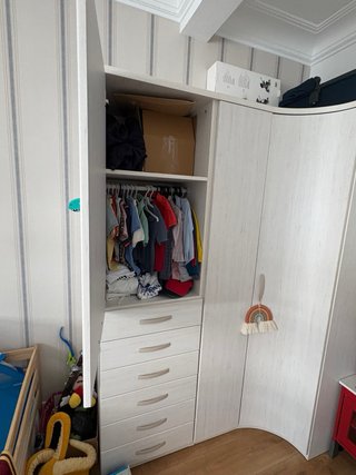 Armario esquinero madera beige/blanco Muebles Rey
