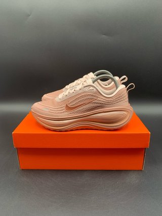Nike Vomero Plus Talla 38.5 Rosa