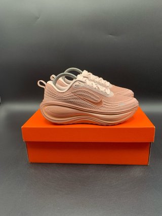 Nike Vomero Plus Talla 38.5 Rosa