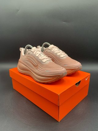 Nike Vomero Plus Talla 38.5 Rosa