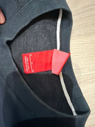 Sudadera Nike Negra con Diseño Multicolor
