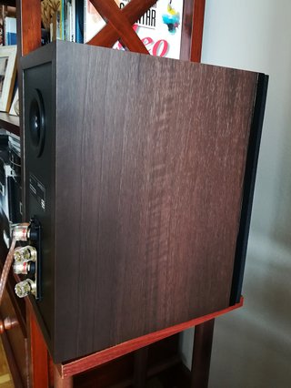 Altavoces Wharfedale Diamond 12.1 Nogal