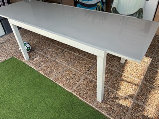 Mesa extensible de jardín