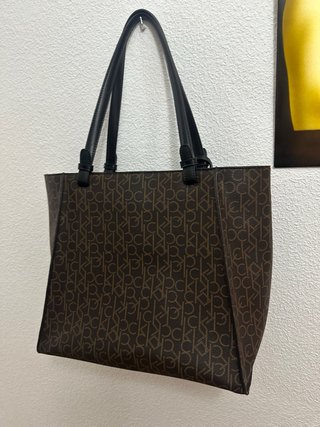 Bolso Tote Calvin Klein Monogram Marrón