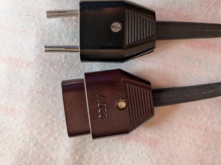 Plancha de viaje marca "Solac" plegable