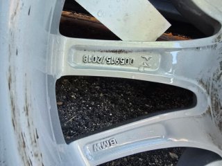 Llantas de aleación plateadas bmw  serie 318