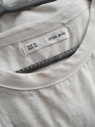 Camiseta de manga corta fluida Sfera 10€