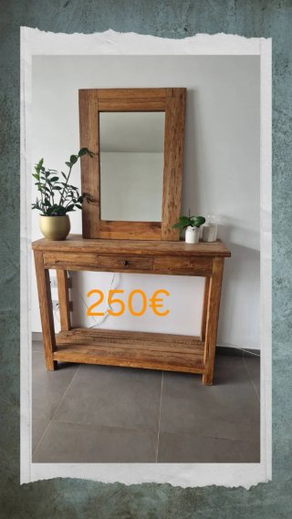 Mueble de madera con espejo