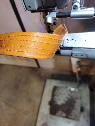 Máquina de coser Adler para piel y cuero