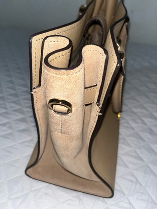 Bolso Michael Kors café claro con candado
