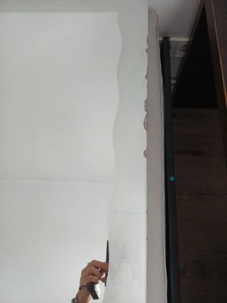 Espejo de pared plateado y blanco