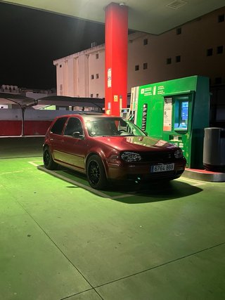 Volkswagen Golf 2000