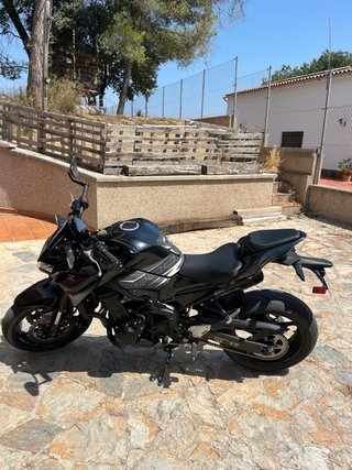 Kawasaki Z900 A2 2024 Negra 8000km