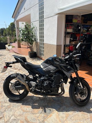 Kawasaki Z900 A2 2024 Negra 8000km