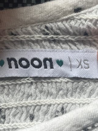 Blusa Noon manga larga blanca estampada
