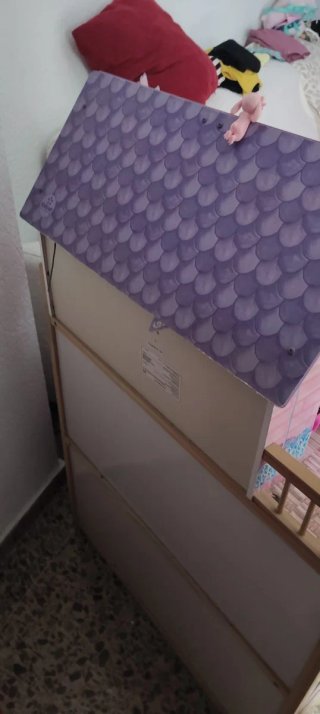 Casa de Muñecas Grande ( muñecas no incluidas )