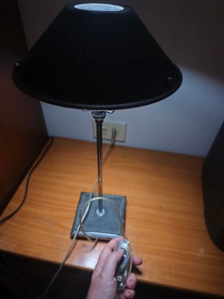 Lámpara de mesa regulable