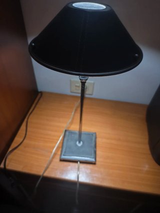 Lámpara de mesa regulable