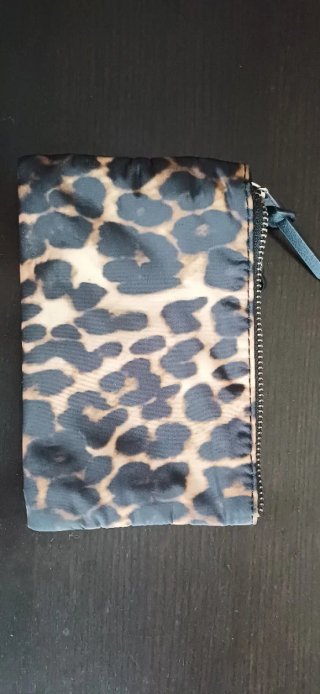 Neceser estampado leopardo Stradivarius