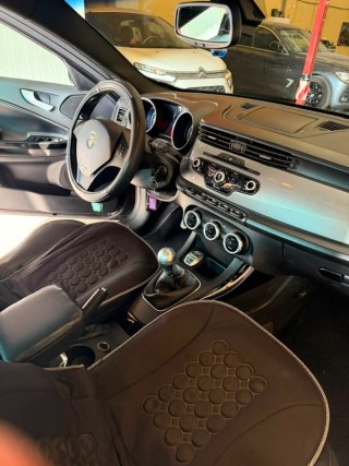 Alfa Romeo Giulietta 2012.Con techo impecable!!!