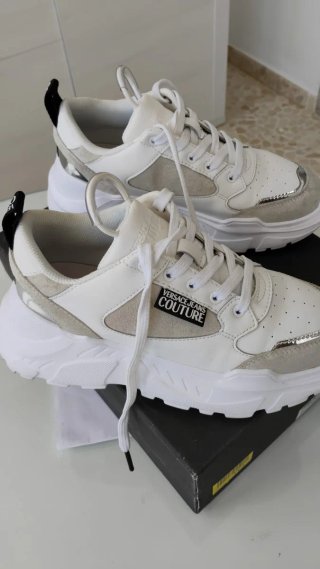 Zapatos blancos y beige