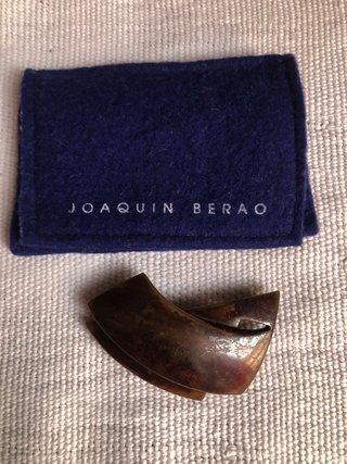Joaquín Berao, Broche Escultórico Bronce