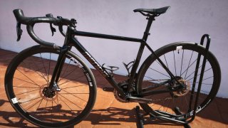 Bicicleta de carretera de carbono Mendiz F8 SL