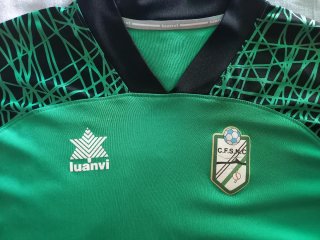 Camiseta deportiva Luanvi verde y negra