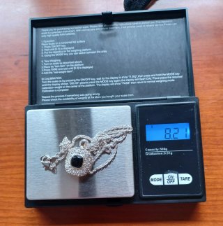 Colgante con Cadena Piedra Negra y color plata