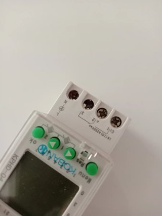 Reloj Programador Digital KOBAN KPHD interruptor