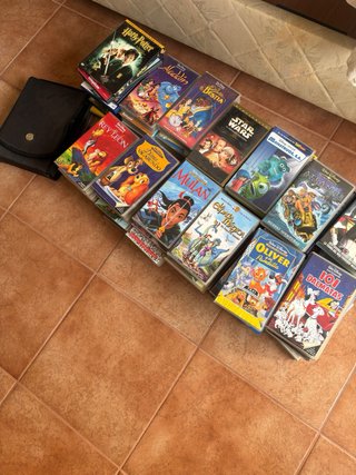 Lote 60 Películas VHS + 13 en DVD + DVD Portátil