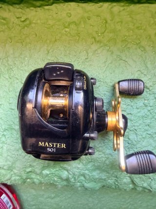 Carrete de pesca Master 501 flipping