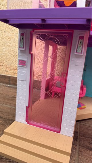 Casa Barbie Malibú con piscina y tobogán
